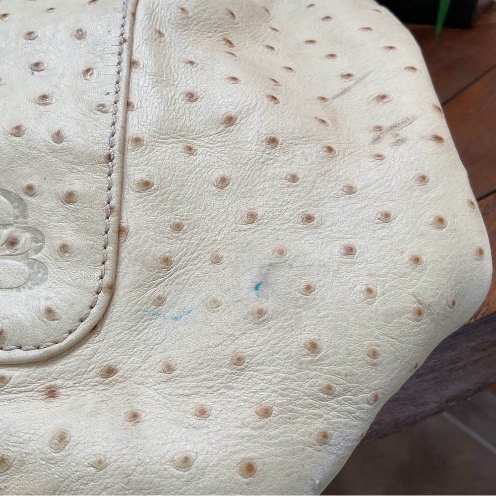 Dooney & Bourke ostrich leather sac handbag. - Picture 9 of 11